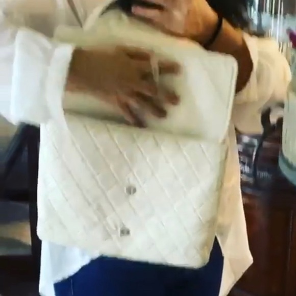 Rare limited edition Authentic Chanel CC oversized Quilted Lambskin Bag - Picture 10 of 12